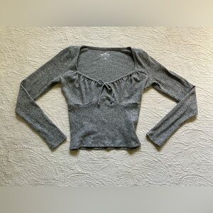 Hollister Women’s long sleeve, with tie, gray top - size Medium